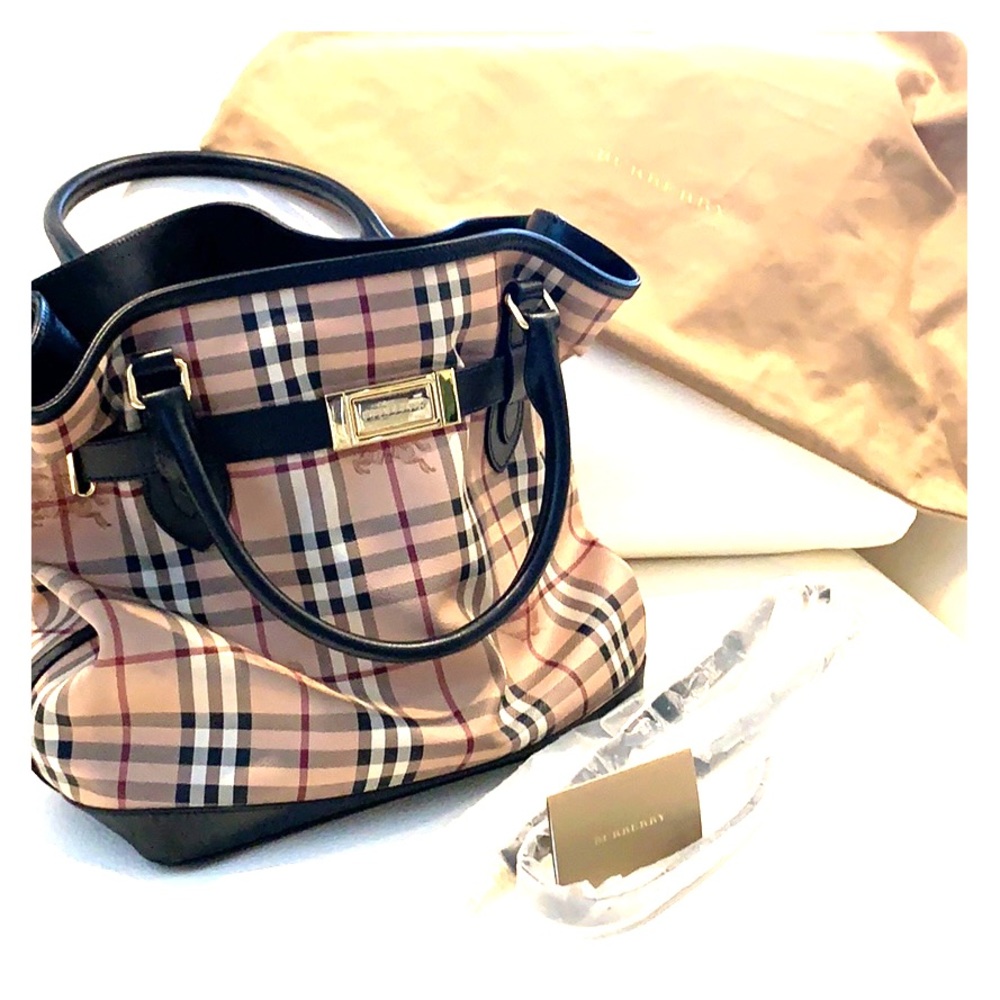 Burberry bag **Like New** authentic